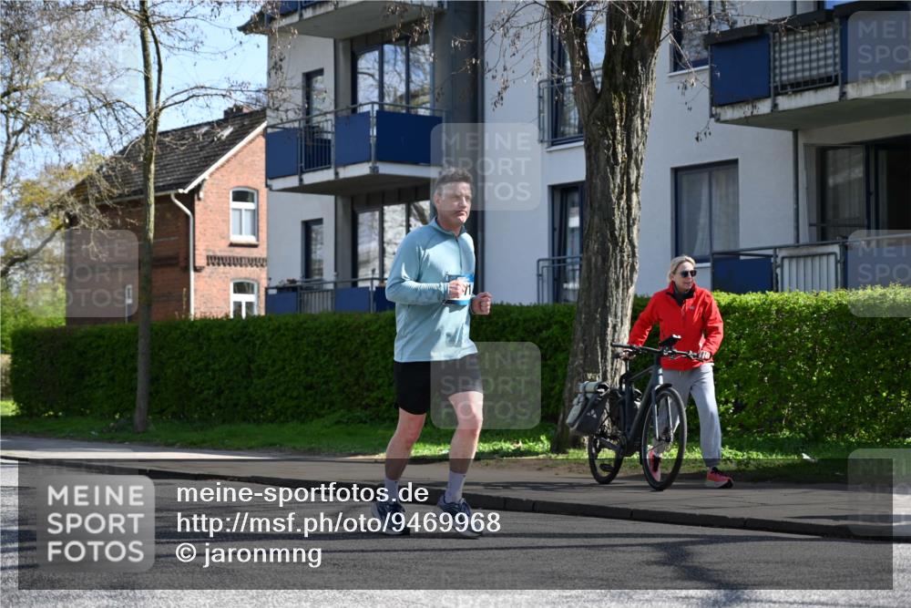 12.04.2026 - 45. Internationalen Wilhelmsburger Insellauf J. Mangold http://msf.ph/oto/9469968 12.04.2026 11:19:11 Ziel 2960, 2471, 2226, 5571, 5035, 5035, 4520, 3124, 3123, 2581, 2788, 4614 meine-sportfotos.de