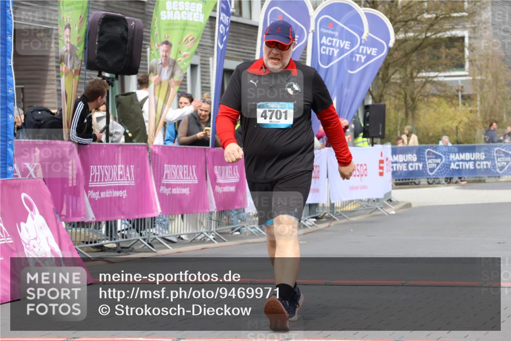 12.04.2026 - 45. Internationalen Wilhelmsburger Insellauf Strokosch-Dieckow http://msf.ph/oto/9469971 12.04.2026 13:39:29 Ziel 4701 meine-sportfotos.de