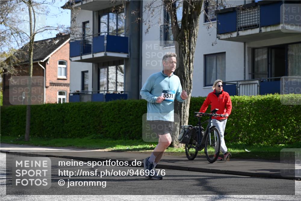 12.04.2026 - 45. Internationalen Wilhelmsburger Insellauf J. Mangold http://msf.ph/oto/9469976 12.04.2026 11:19:11 Ziel 2960, 2471, 2226, 5571, 5035, 5035, 4520, 3124, 3123, 2581, 2788, 4614 meine-sportfotos.de