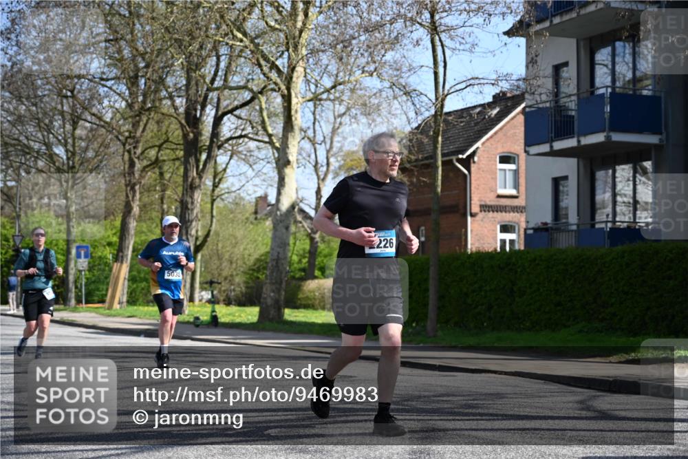 12.04.2026 - 45. Internationalen Wilhelmsburger Insellauf J. Mangold http://msf.ph/oto/9469983 12.04.2026 11:19:12 Ziel 2471, 2226, 5571, 5035, 4520, 3124, 3123, 2581, 2581, 2788, 4614 meine-sportfotos.de