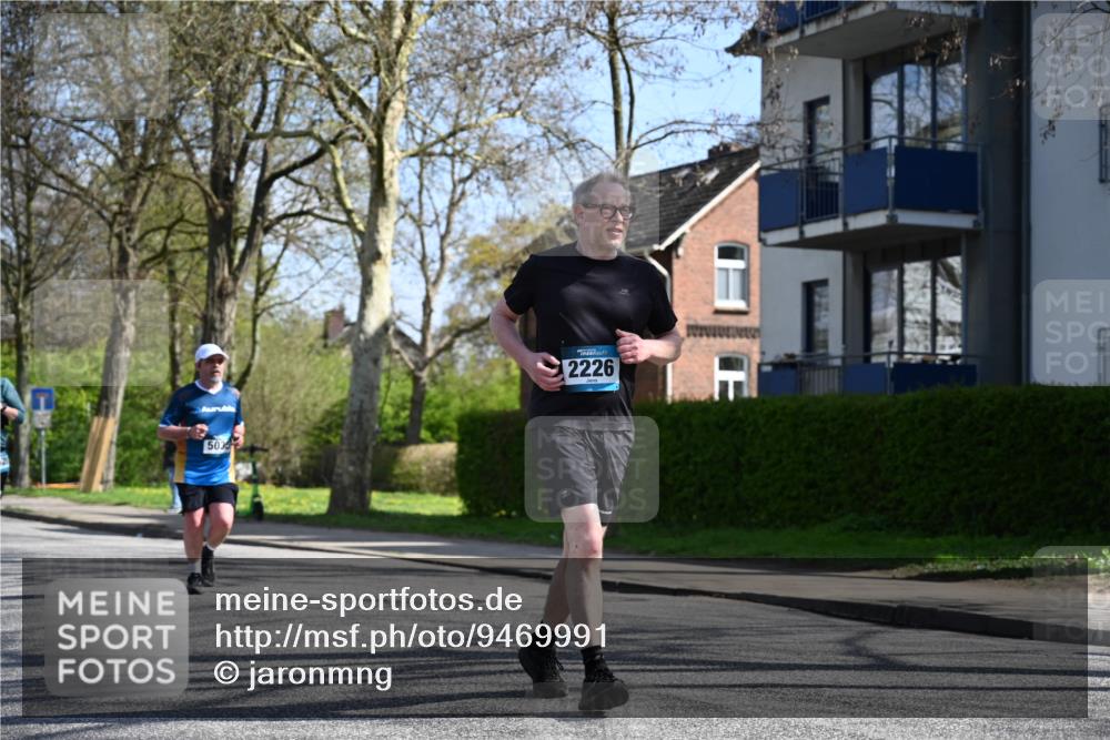 12.04.2026 - 45. Internationalen Wilhelmsburger Insellauf J. Mangold http://msf.ph/oto/9469991 12.04.2026 11:19:13 Ziel 2471, 2226, 5571, 5035, 4520, 4520, 3124, 3123, 2581, 2788, 4614 meine-sportfotos.de