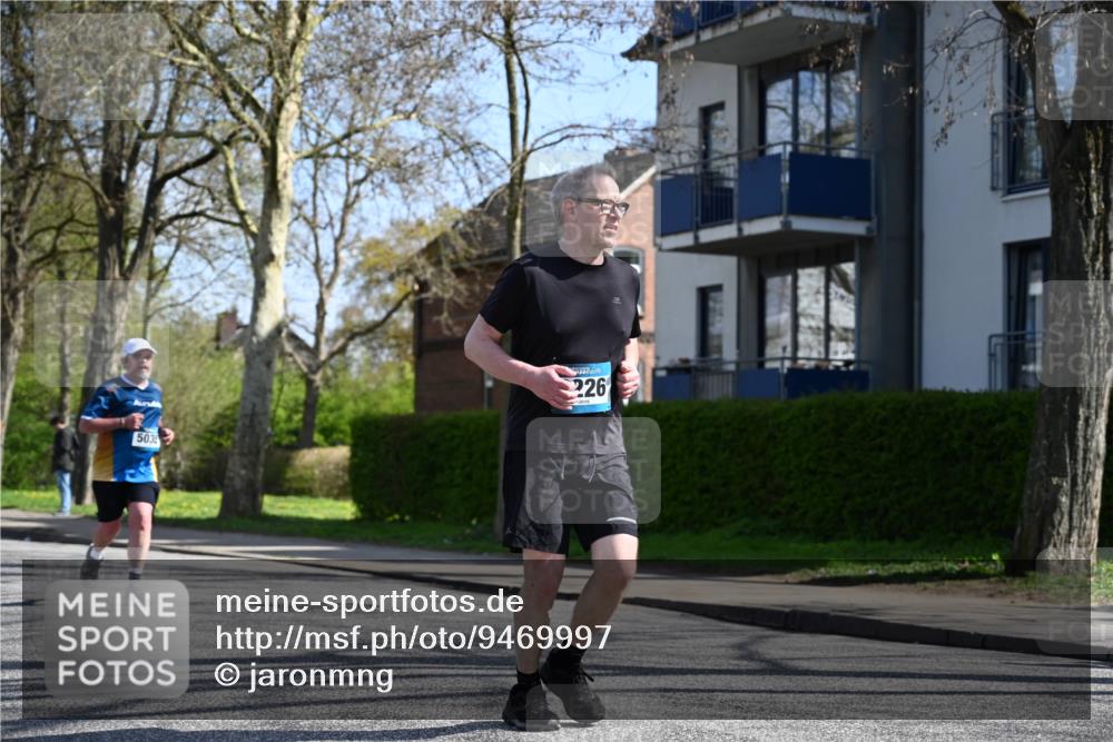 12.04.2026 - 45. Internationalen Wilhelmsburger Insellauf J. Mangold http://msf.ph/oto/9469997 12.04.2026 11:19:13 Ziel 2471, 2226, 5571, 5035, 4520, 4520, 3124, 3123, 2581, 2788, 4614 meine-sportfotos.de