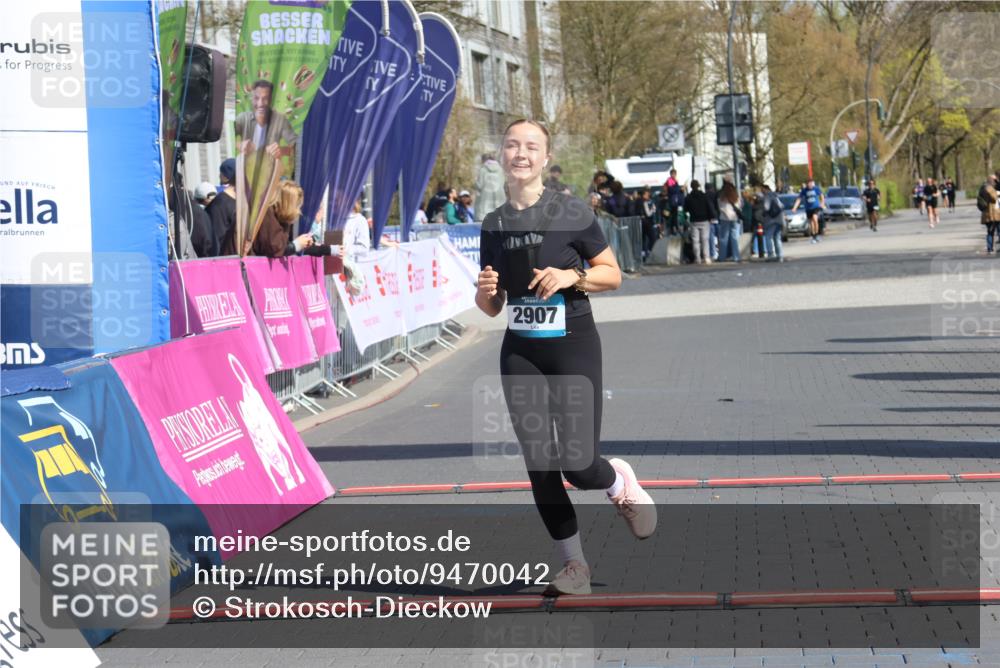 12.04.2026 - 45. Internationalen Wilhelmsburger Insellauf Strokosch-Dieckow http://msf.ph/oto/9470042 12.04.2026 11:25:01 Ziel 2907 meine-sportfotos.de