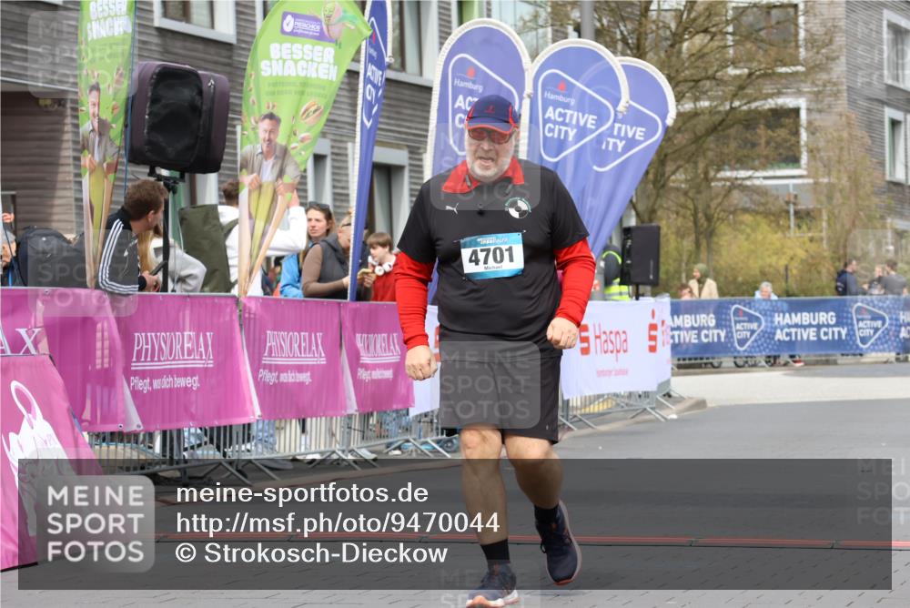 12.04.2026 - 45. Internationalen Wilhelmsburger Insellauf Strokosch-Dieckow http://msf.ph/oto/9470044 12.04.2026 13:39:28 Ziel 4701 meine-sportfotos.de