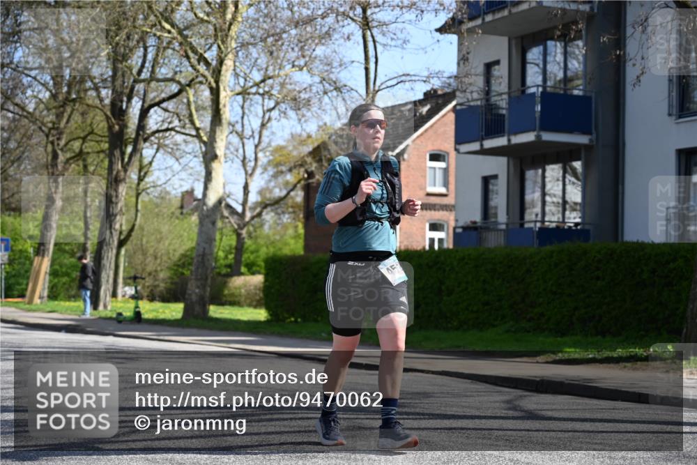 12.04.2026 - 45. Internationalen Wilhelmsburger Insellauf J. Mangold http://msf.ph/oto/9470062 12.04.2026 11:19:17 Ziel 2471, 2226, 5571, 5035, 4520, 3124, 3123, 2581, 2788, 4614, 2318 meine-sportfotos.de