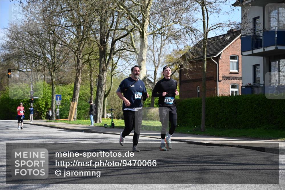 12.04.2026 - 45. Internationalen Wilhelmsburger Insellauf J. Mangold http://msf.ph/oto/9470066 12.04.2026 11:19:24 Ziel 2471, 2226, 5571, 5035, 4520, 3124, 3123, 2581, 2581, 2788, 4614, 2318, 4058, 3707, 4446, 4165 meine-sportfotos.de