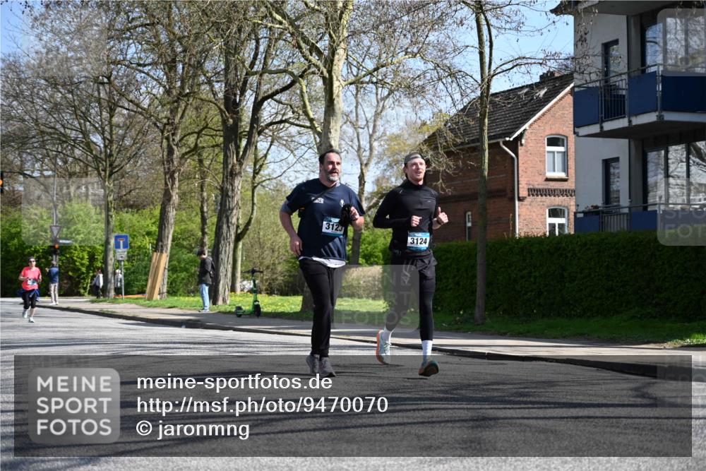12.04.2026 - 45. Internationalen Wilhelmsburger Insellauf J. Mangold http://msf.ph/oto/9470070 12.04.2026 11:19:24 Ziel 2471, 2226, 5571, 5035, 4520, 3124, 3123, 2581, 2581, 2788, 4614, 2318, 4058, 3707, 4446, 4165 meine-sportfotos.de