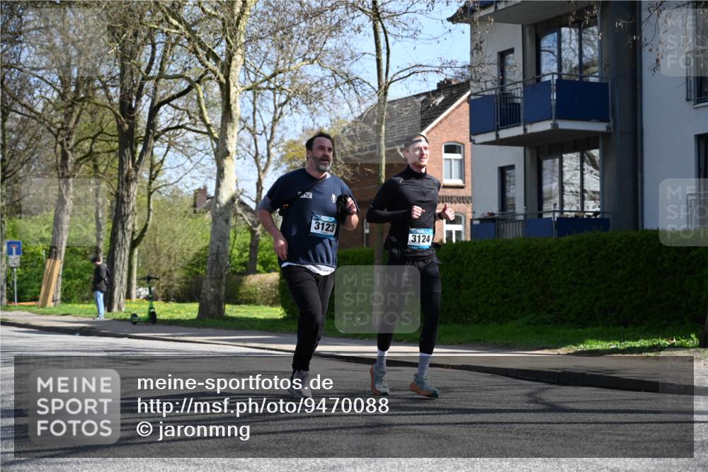 12.04.2026 - 45. Internationalen Wilhelmsburger Insellauf J. Mangold http://msf.ph/oto/9470088 12.04.2026 11:19:24 Ziel 2471, 2226, 5571, 5035, 4520, 3124, 3123, 2581, 2581, 2788, 4614, 2318, 4058, 3707, 4446, 4165 meine-sportfotos.de