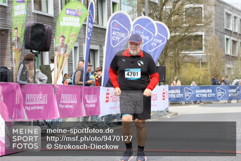 12.04.2026 - 45. Internationalen Wilhelmsburger Insellauf Strokosch-Dieckow http://msf.ph/oto/9470127 12.04.2026 13:39:28 Ziel 4701 meine-sportfotos.de