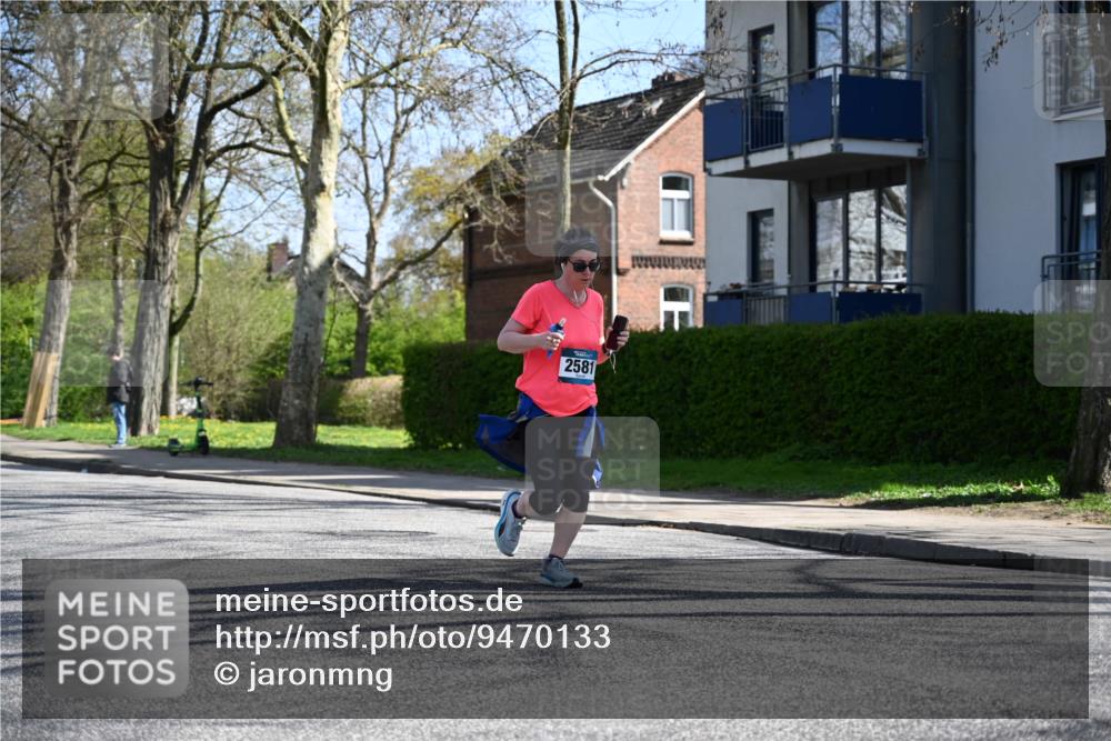 12.04.2026 - 45. Internationalen Wilhelmsburger Insellauf J. Mangold http://msf.ph/oto/9470133 12.04.2026 11:19:33 Ziel 5571, 5035, 4520, 3124, 3123, 2581, 2788, 2788, 4614, 2318, 4058, 3707, 4446, 4165 meine-sportfotos.de