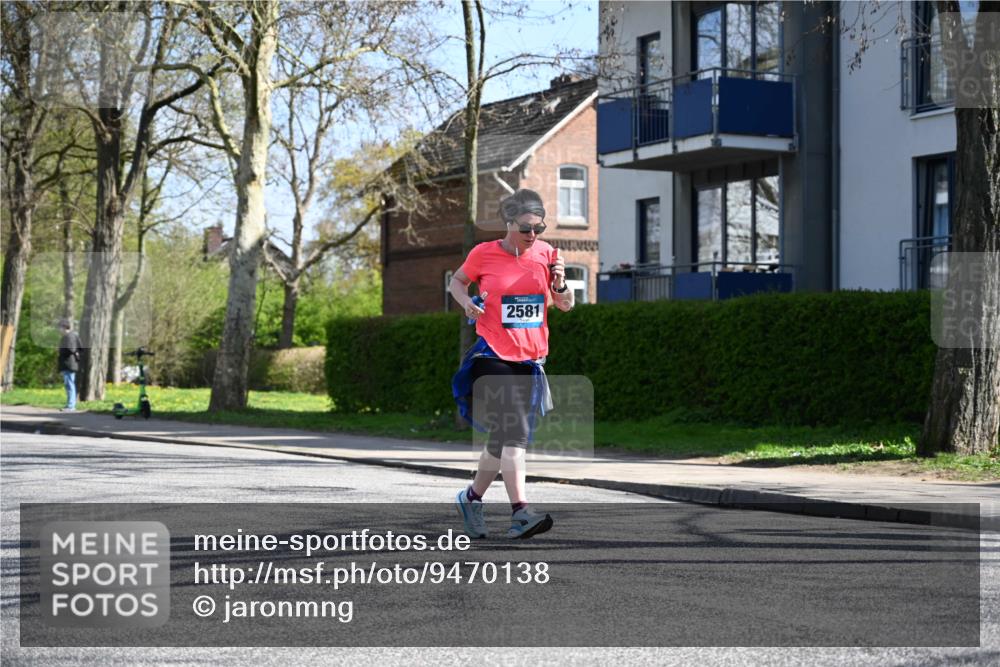 12.04.2026 - 45. Internationalen Wilhelmsburger Insellauf J. Mangold http://msf.ph/oto/9470138 12.04.2026 11:19:33 Ziel 5571, 5035, 4520, 3124, 3123, 2581, 2788, 2788, 4614, 2318, 4058, 3707, 4446, 4165 meine-sportfotos.de