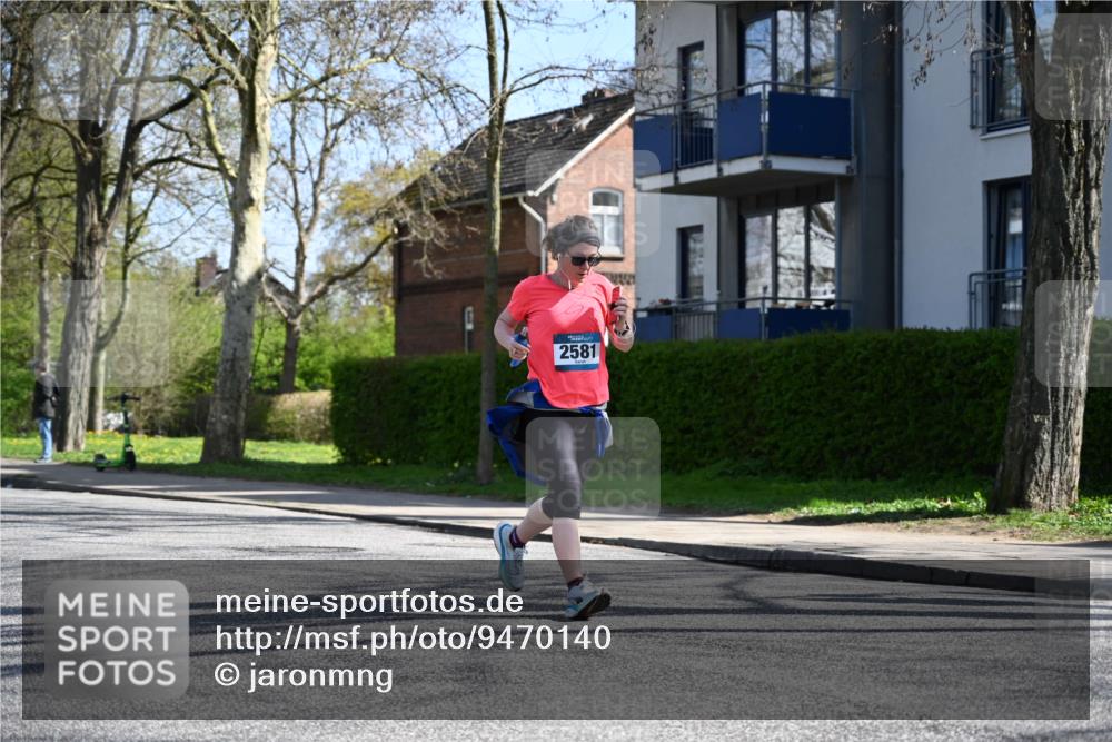 12.04.2026 - 45. Internationalen Wilhelmsburger Insellauf J. Mangold http://msf.ph/oto/9470140 12.04.2026 11:19:33 Ziel 5571, 5035, 4520, 3124, 3123, 2581, 2788, 2788, 4614, 2318, 4058, 3707, 4446, 4165 meine-sportfotos.de
