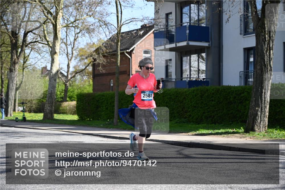 12.04.2026 - 45. Internationalen Wilhelmsburger Insellauf J. Mangold http://msf.ph/oto/9470142 12.04.2026 11:19:33 Ziel 5571, 5035, 4520, 3124, 3123, 2581, 2788, 2788, 4614, 2318, 4058, 3707, 4446, 4165 meine-sportfotos.de