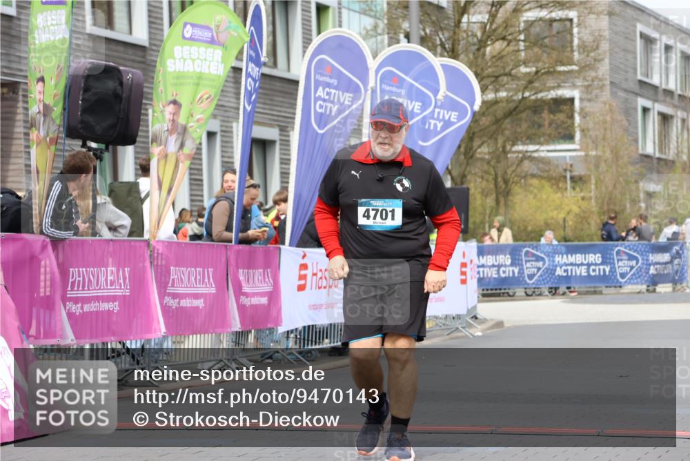 12.04.2026 - 45. Internationalen Wilhelmsburger Insellauf Strokosch-Dieckow http://msf.ph/oto/9470143 12.04.2026 13:39:28 Ziel 4701 meine-sportfotos.de