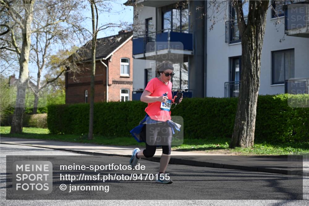 12.04.2026 - 45. Internationalen Wilhelmsburger Insellauf J. Mangold http://msf.ph/oto/9470155 12.04.2026 11:19:33 Ziel 5571, 5035, 4520, 3124, 3123, 2581, 2788, 2788, 4614, 2318, 4058, 3707, 4446, 4165 meine-sportfotos.de