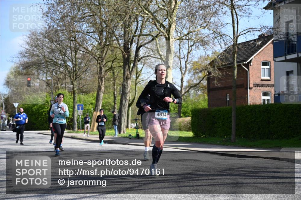 12.04.2026 - 45. Internationalen Wilhelmsburger Insellauf J. Mangold http://msf.ph/oto/9470161 12.04.2026 11:19:43 Ziel 2581, 2788, 4614, 2318, 4058, 3707, 4446, 4165 meine-sportfotos.de