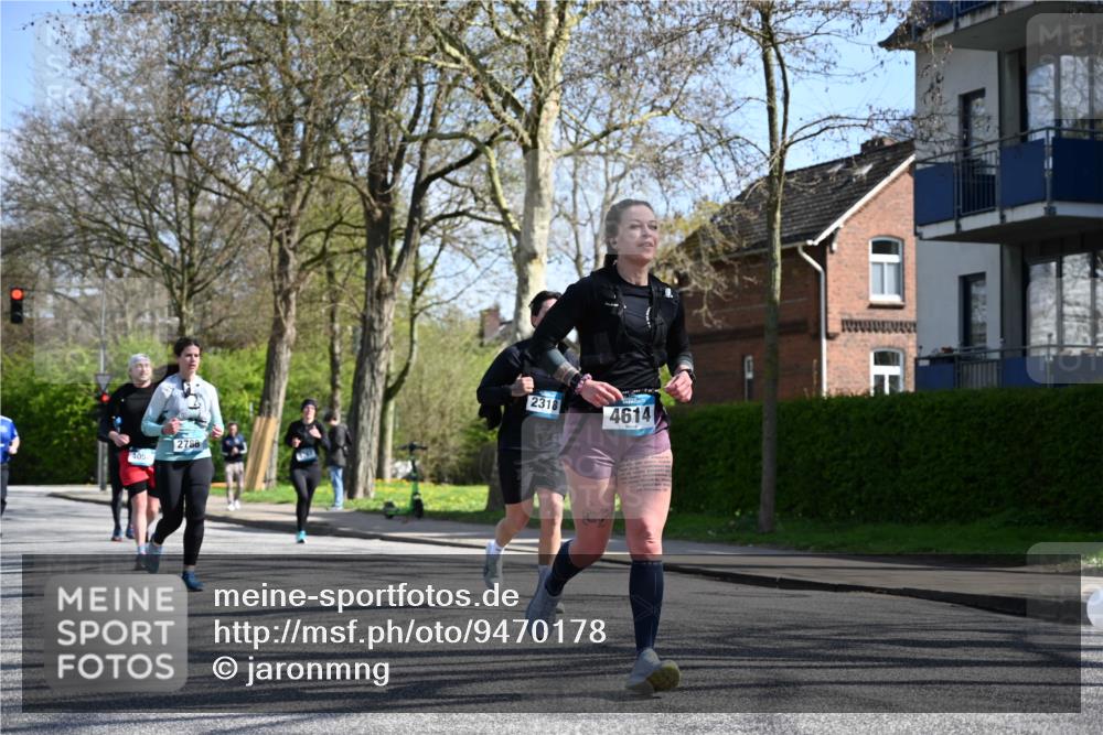 12.04.2026 - 45. Internationalen Wilhelmsburger Insellauf J. Mangold http://msf.ph/oto/9470178 12.04.2026 11:19:43 Ziel 2581, 2788, 4614, 2318, 4058, 3707, 4446, 4165 meine-sportfotos.de