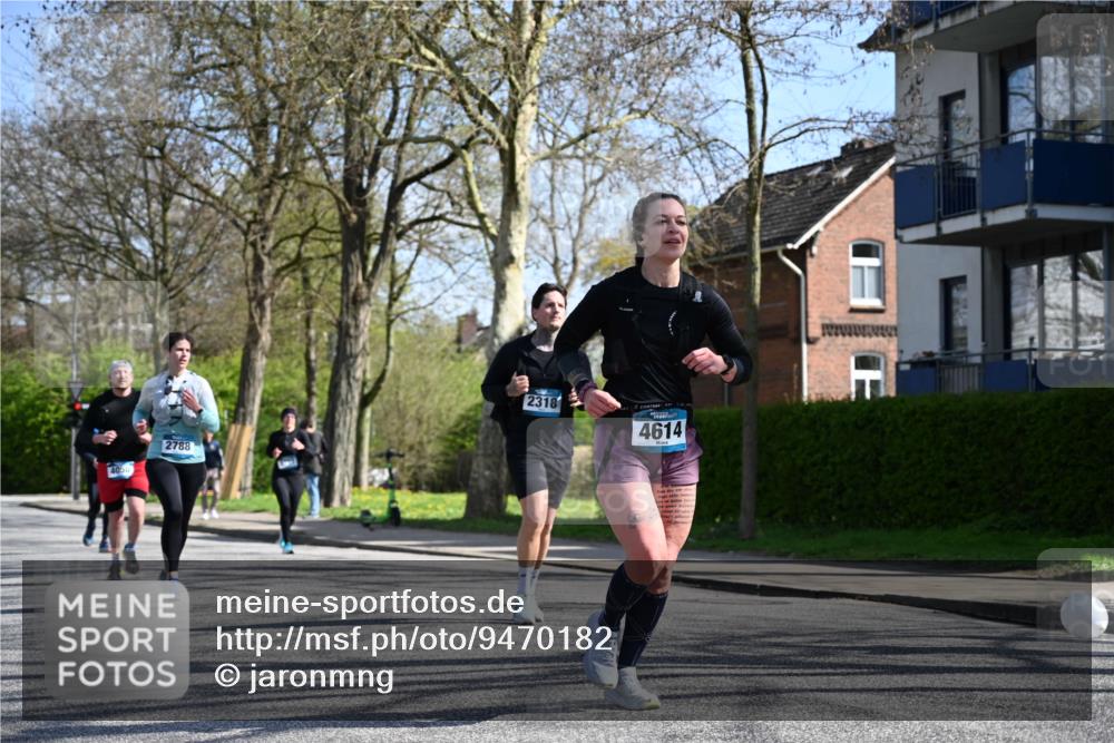 12.04.2026 - 45. Internationalen Wilhelmsburger Insellauf J. Mangold http://msf.ph/oto/9470182 12.04.2026 11:19:44 Ziel 2581, 2788, 4614, 2318, 4058, 4058, 3707, 4446, 4165 meine-sportfotos.de