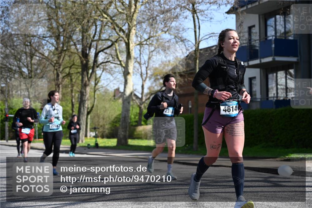 12.04.2026 - 45. Internationalen Wilhelmsburger Insellauf J. Mangold http://msf.ph/oto/9470210 12.04.2026 11:19:44 Ziel 2581, 2788, 4614, 2318, 4058, 4058, 3707, 4446, 4165 meine-sportfotos.de