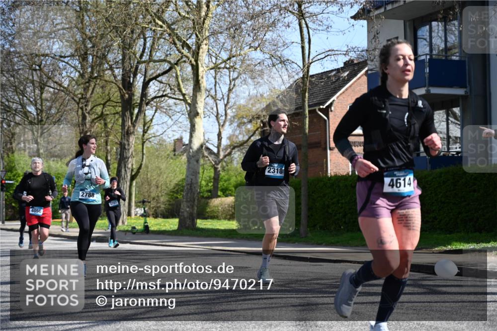 12.04.2026 - 45. Internationalen Wilhelmsburger Insellauf J. Mangold http://msf.ph/oto/9470217 12.04.2026 11:19:44 Ziel 2581, 2788, 4614, 2318, 4058, 4058, 3707, 4446, 4165 meine-sportfotos.de