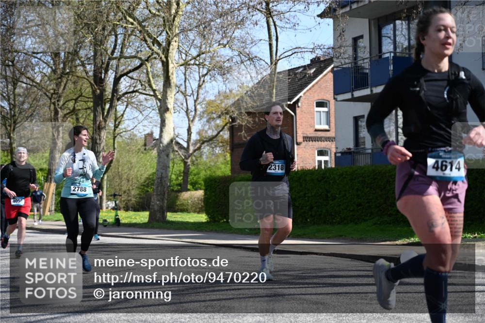 12.04.2026 - 45. Internationalen Wilhelmsburger Insellauf J. Mangold http://msf.ph/oto/9470220 12.04.2026 11:19:45 Ziel 2581, 2788, 4614, 2318, 4058, 3707, 4446, 4165 meine-sportfotos.de