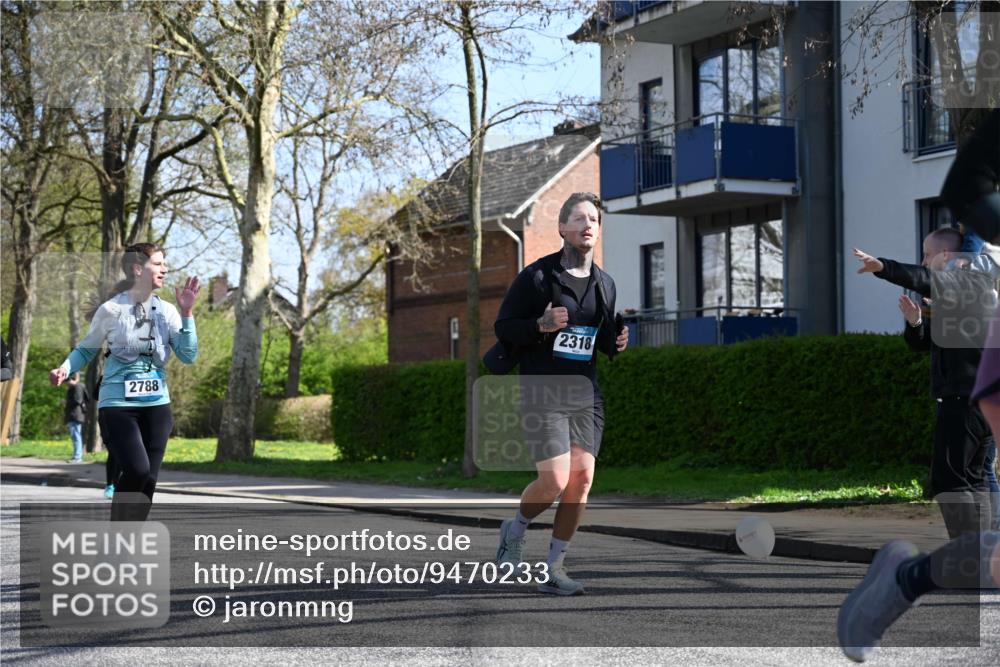 12.04.2026 - 45. Internationalen Wilhelmsburger Insellauf J. Mangold http://msf.ph/oto/9470233 12.04.2026 11:19:45 Ziel 2581, 2788, 4614, 2318, 4058, 3707, 4446, 4165 meine-sportfotos.de
