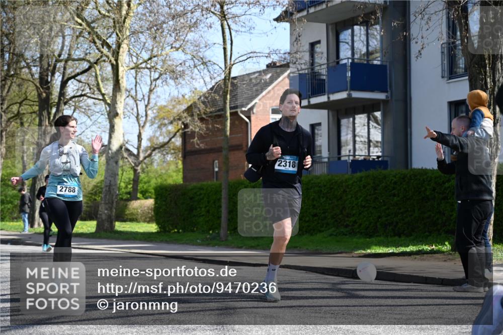 12.04.2026 - 45. Internationalen Wilhelmsburger Insellauf J. Mangold http://msf.ph/oto/9470236 12.04.2026 11:19:45 Ziel 2581, 2788, 4614, 2318, 4058, 3707, 4446, 4165 meine-sportfotos.de
