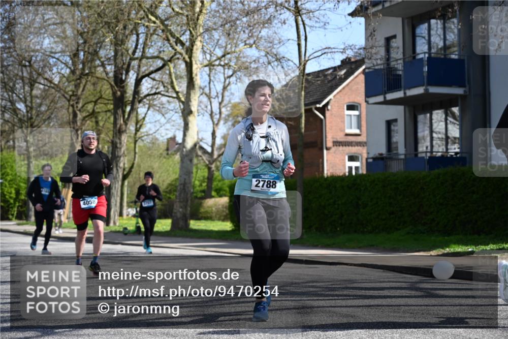12.04.2026 - 45. Internationalen Wilhelmsburger Insellauf J. Mangold http://msf.ph/oto/9470254 12.04.2026 11:19:46 Ziel 2581, 2788, 4614, 2318, 4058, 3707, 4446, 4165 meine-sportfotos.de