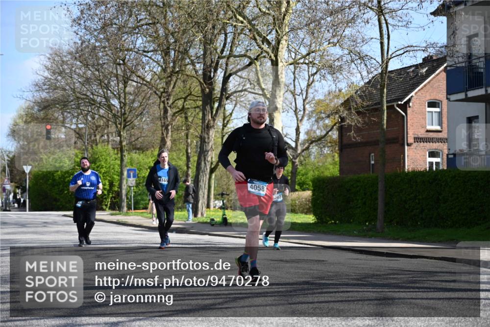 12.04.2026 - 45. Internationalen Wilhelmsburger Insellauf J. Mangold http://msf.ph/oto/9470278 12.04.2026 11:19:47 Ziel 2581, 2788, 4614, 2318, 4058, 3707, 4446, 4165, 3707, 4446, 4165 meine-sportfotos.de