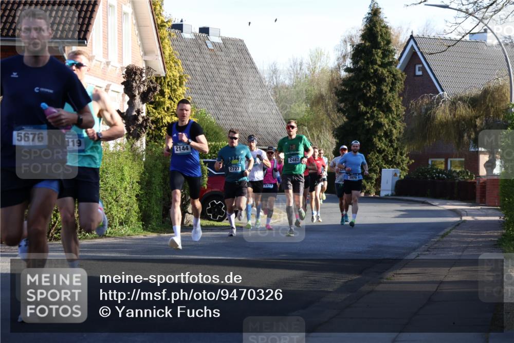 12.04.2026 - 45. Internationalen Wilhelmsburger Insellauf Yannick Fuchs http://msf.ph/oto/9470326 12.04.2026 08:54:39 Laufen 5676, 119, 2144, 2727, 3317, 2487, 3979 meine-sportfotos.de