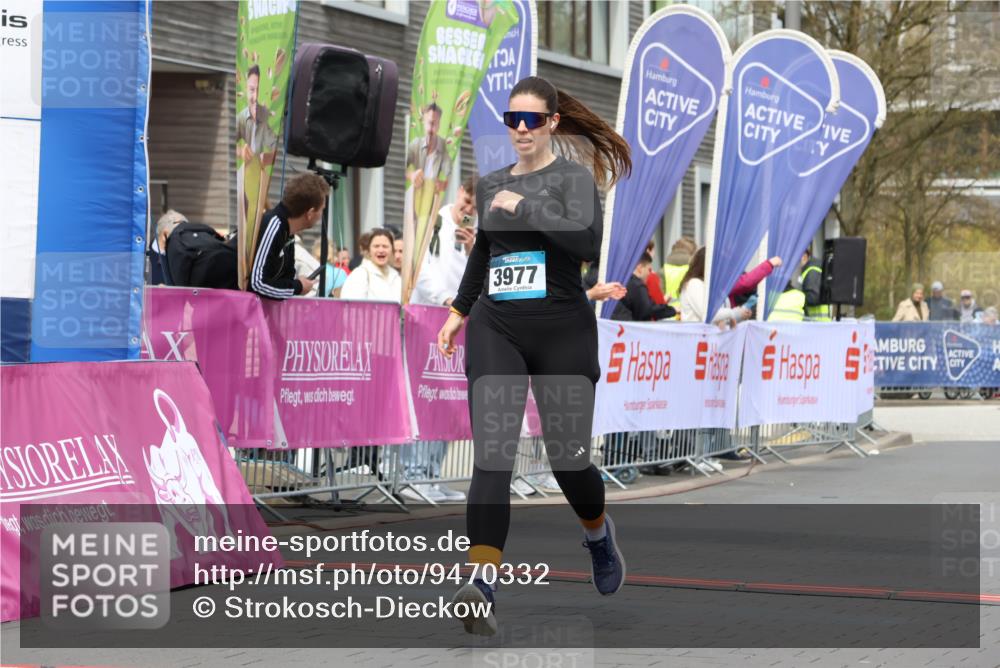 12.04.2026 - 45. Internationalen Wilhelmsburger Insellauf Strokosch-Dieckow http://msf.ph/oto/9470332 12.04.2026 13:39:18 Ziel 3977 meine-sportfotos.de