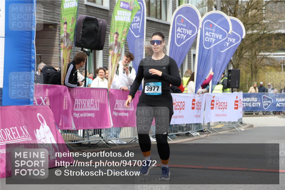 12.04.2026 - 45. Internationalen Wilhelmsburger Insellauf Strokosch-Dieckow http://msf.ph/oto/9470372 12.04.2026 13:39:18 Ziel 3977 meine-sportfotos.de