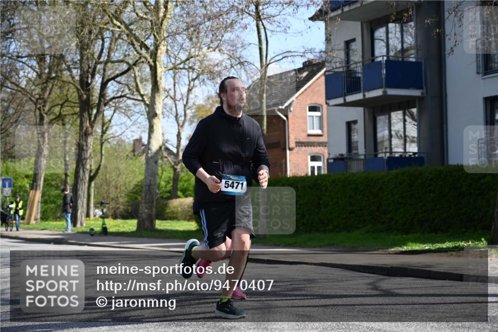 12.04.2026 - 45. Internationalen Wilhelmsburger Insellauf J. Mangold http://msf.ph/oto/9470407 12.04.2026 11:20:37 Ziel 4374, 4258, 4257, 5471, 3873, 5558, 3610 meine-sportfotos.de