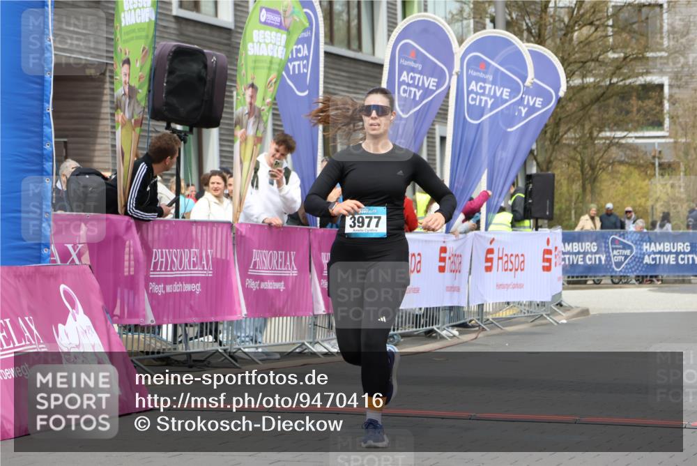 12.04.2026 - 45. Internationalen Wilhelmsburger Insellauf Strokosch-Dieckow http://msf.ph/oto/9470416 12.04.2026 13:39:18 Ziel 3977 meine-sportfotos.de