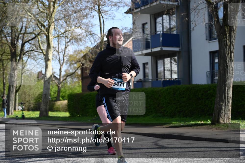 12.04.2026 - 45. Internationalen Wilhelmsburger Insellauf J. Mangold http://msf.ph/oto/9470417 12.04.2026 11:20:38 Ziel 4374, 4258, 4257, 5471, 3873, 5558, 3610 meine-sportfotos.de
