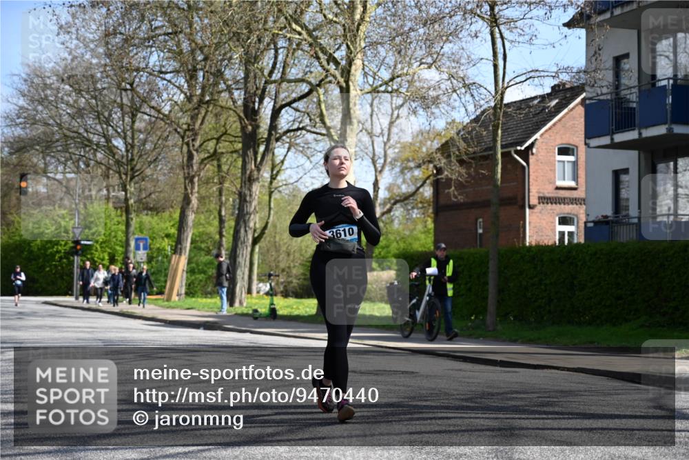 12.04.2026 - 45. Internationalen Wilhelmsburger Insellauf J. Mangold http://msf.ph/oto/9470440 12.04.2026 11:20:54 Ziel 3873, 5558, 3610, 3610, 3808, 3537, 3205 meine-sportfotos.de