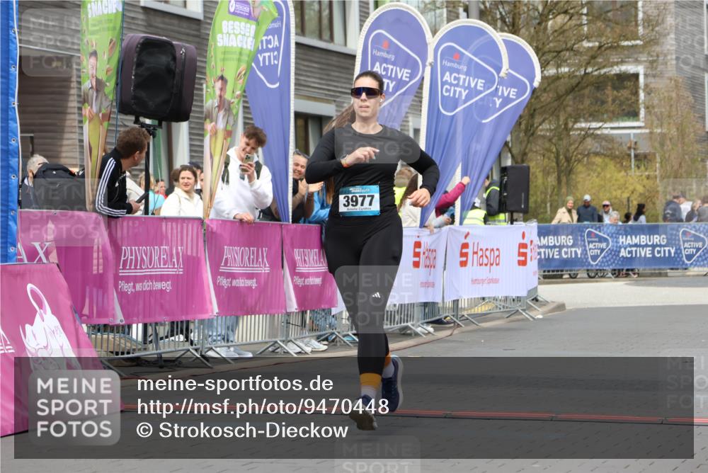 12.04.2026 - 45. Internationalen Wilhelmsburger Insellauf Strokosch-Dieckow http://msf.ph/oto/9470448 12.04.2026 13:39:18 Ziel 3977 meine-sportfotos.de