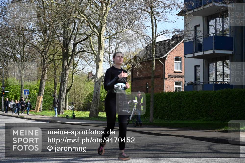 12.04.2026 - 45. Internationalen Wilhelmsburger Insellauf J. Mangold http://msf.ph/oto/9470452 12.04.2026 11:20:54 Ziel 3873, 5558, 3610, 3610, 3808, 3537, 3205 meine-sportfotos.de