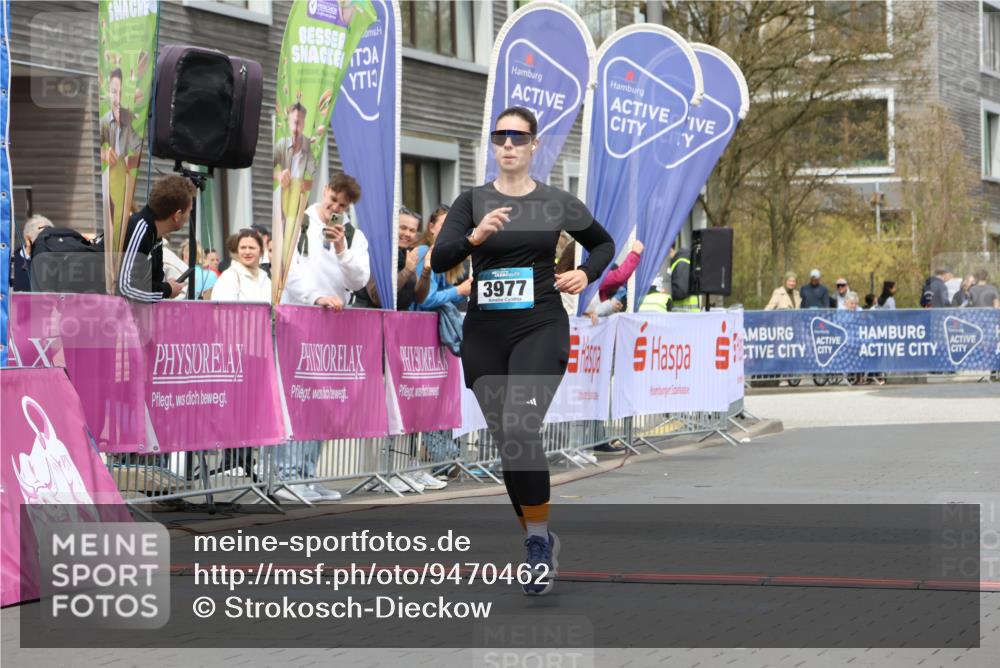 12.04.2026 - 45. Internationalen Wilhelmsburger Insellauf Strokosch-Dieckow http://msf.ph/oto/9470462 12.04.2026 13:39:18 Ziel 3977 meine-sportfotos.de