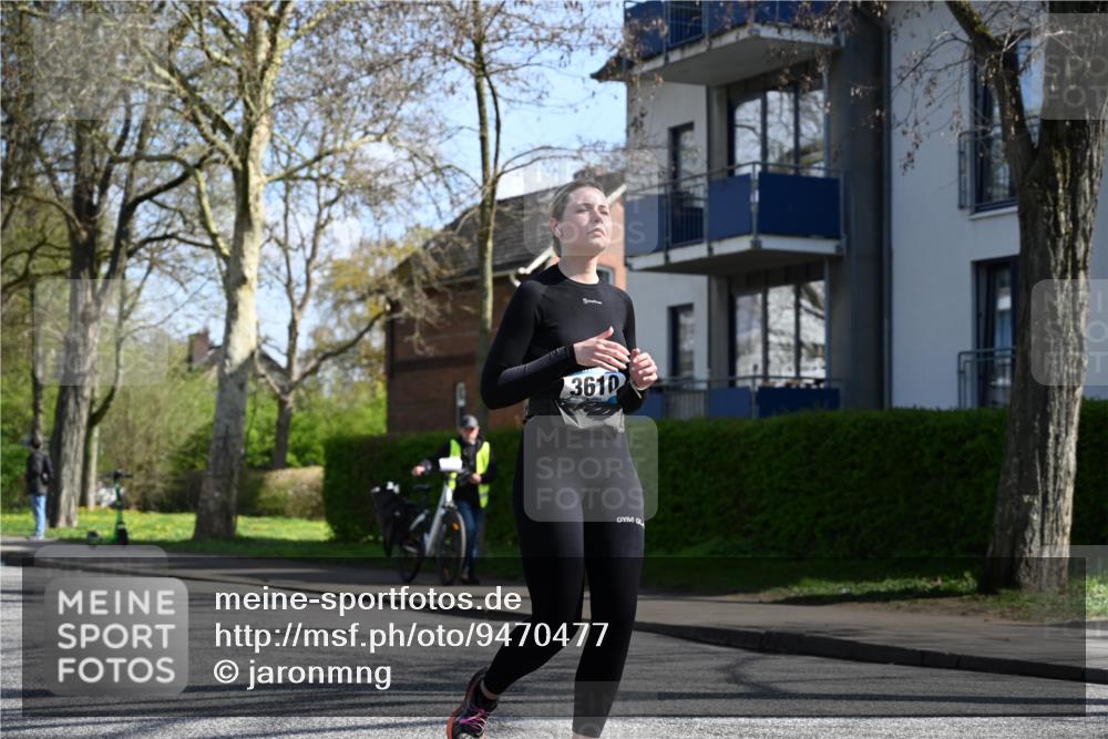 12.04.2026 - 45. Internationalen Wilhelmsburger Insellauf J. Mangold http://msf.ph/oto/9470477 12.04.2026 11:20:55 Ziel 3873, 5558, 3610, 3808, 3537, 3205 meine-sportfotos.de