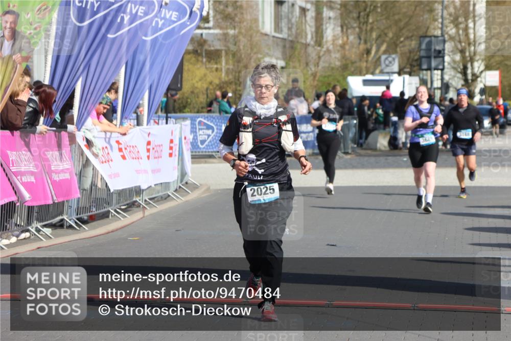 12.04.2026 - 45. Internationalen Wilhelmsburger Insellauf Strokosch-Dieckow http://msf.ph/oto/9470484 12.04.2026 11:25:55 Ziel 2025, 2542 meine-sportfotos.de