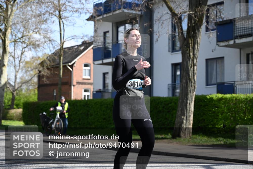 12.04.2026 - 45. Internationalen Wilhelmsburger Insellauf J. Mangold http://msf.ph/oto/9470491 12.04.2026 11:20:56 Ziel 3873, 5558, 3610, 3808, 3537, 3205 meine-sportfotos.de