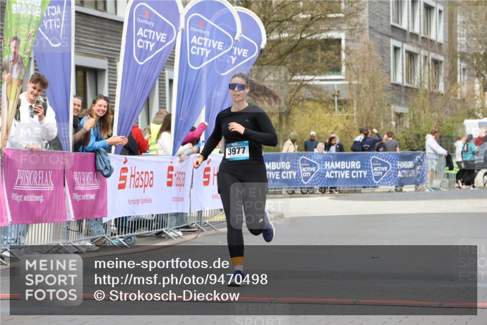 12.04.2026 - 45. Internationalen Wilhelmsburger Insellauf Strokosch-Dieckow http://msf.ph/oto/9470498 12.04.2026 13:39:17 Ziel 3977 meine-sportfotos.de