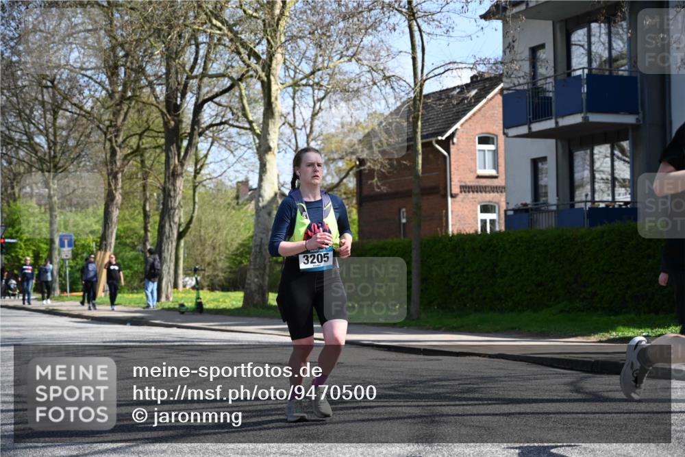 12.04.2026 - 45. Internationalen Wilhelmsburger Insellauf J. Mangold http://msf.ph/oto/9470500 12.04.2026 11:21:24 Ziel 3808, 3537, 3205, 2588, 2518, 2108, 2492, 2466, 4699, 2146, 4813 meine-sportfotos.de