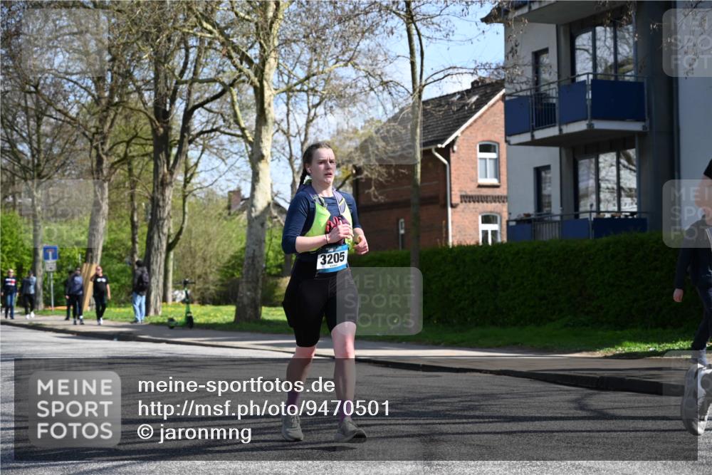 12.04.2026 - 45. Internationalen Wilhelmsburger Insellauf J. Mangold http://msf.ph/oto/9470501 12.04.2026 11:21:25 Ziel 3808, 3537, 3205, 2588, 2518, 2108, 2492, 2466, 4699, 2146, 4813 meine-sportfotos.de