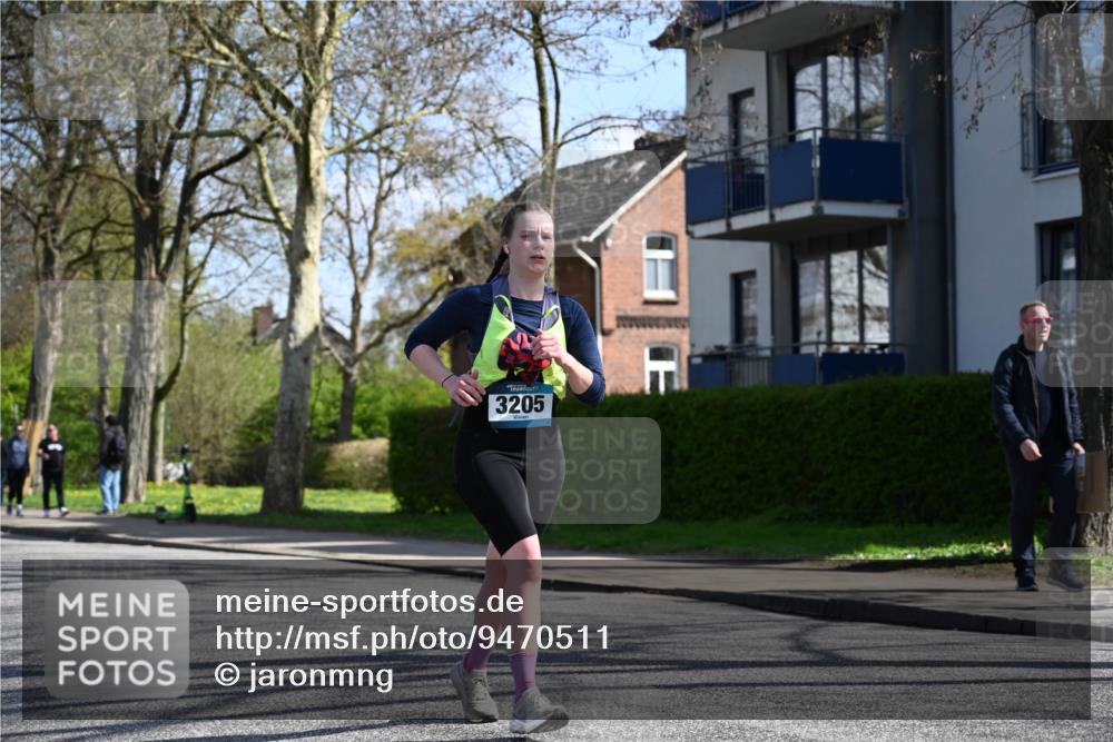 12.04.2026 - 45. Internationalen Wilhelmsburger Insellauf J. Mangold http://msf.ph/oto/9470511 12.04.2026 11:21:25 Ziel 3808, 3537, 3205, 2588, 2518, 2108, 2492, 2466, 4699, 2146, 4813 meine-sportfotos.de