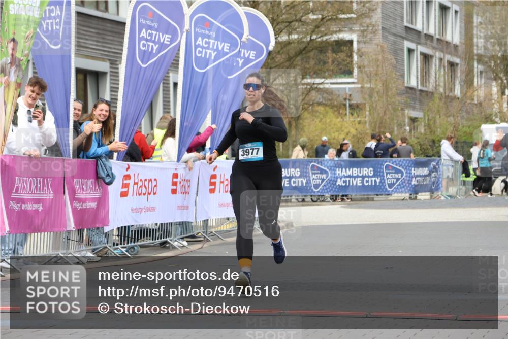 12.04.2026 - 45. Internationalen Wilhelmsburger Insellauf Strokosch-Dieckow http://msf.ph/oto/9470516 12.04.2026 13:39:17 Ziel 3977 meine-sportfotos.de