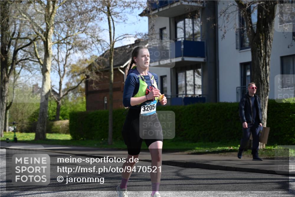 12.04.2026 - 45. Internationalen Wilhelmsburger Insellauf J. Mangold http://msf.ph/oto/9470521 12.04.2026 11:21:25 Ziel 3808, 3537, 3205, 2588, 2518, 2108, 2492, 2466, 4699, 2146, 4813 meine-sportfotos.de