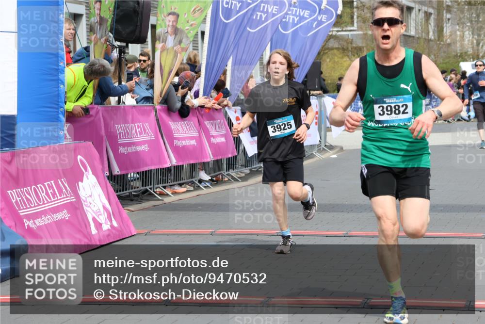 12.04.2026 - 45. Internationalen Wilhelmsburger Insellauf Strokosch-Dieckow http://msf.ph/oto/9470532 12.04.2026 12:51:41 Ziel 4282, 3982, 3925 meine-sportfotos.de