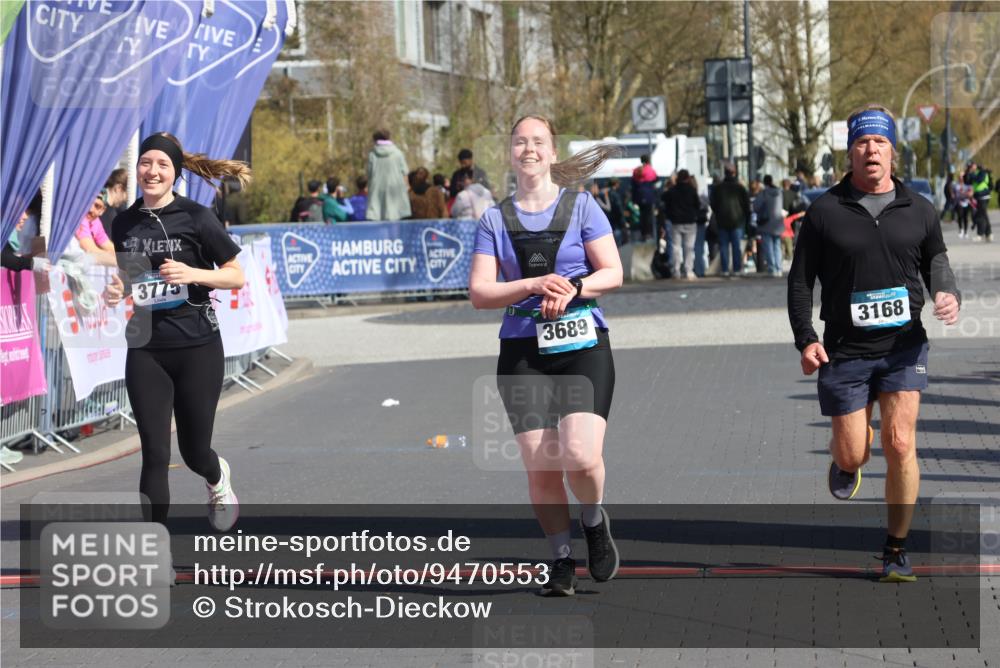 12.04.2026 - 45. Internationalen Wilhelmsburger Insellauf Strokosch-Dieckow http://msf.ph/oto/9470553 12.04.2026 11:26:02 Ziel 2542, 3168, 3775 meine-sportfotos.de